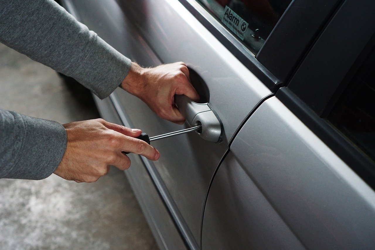 Jak zabezpieczyć samochód przed kradzieżą
